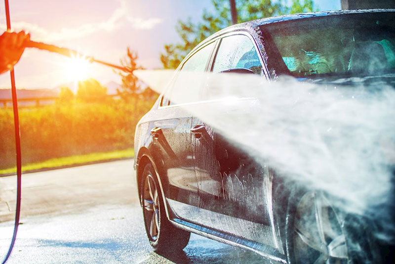 Lưu ý rửa xe bằng nước rửa chén: không rửa dưới trời nắng gắt