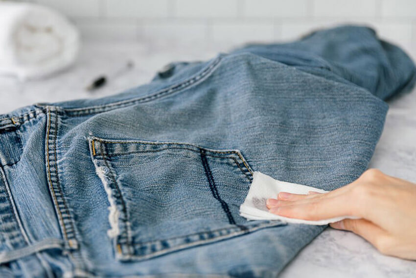 8 lưu ý khi thực hiện cách giặt quần Jean
