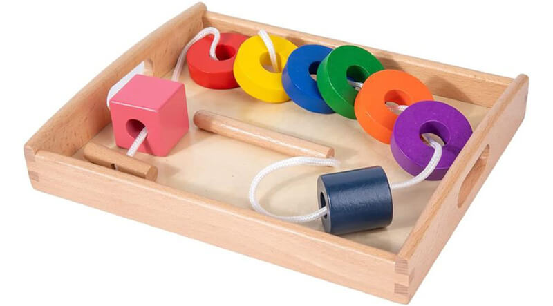 Đồ chơi Montessori cho bé 1 tuổi buộc dây bằng gỗ